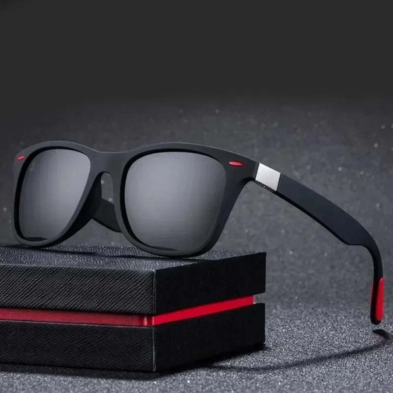 ファッション性の高いヴィンテージ風スクエア型サングラス。クラ - Designer Sunglasses のレビューと価格