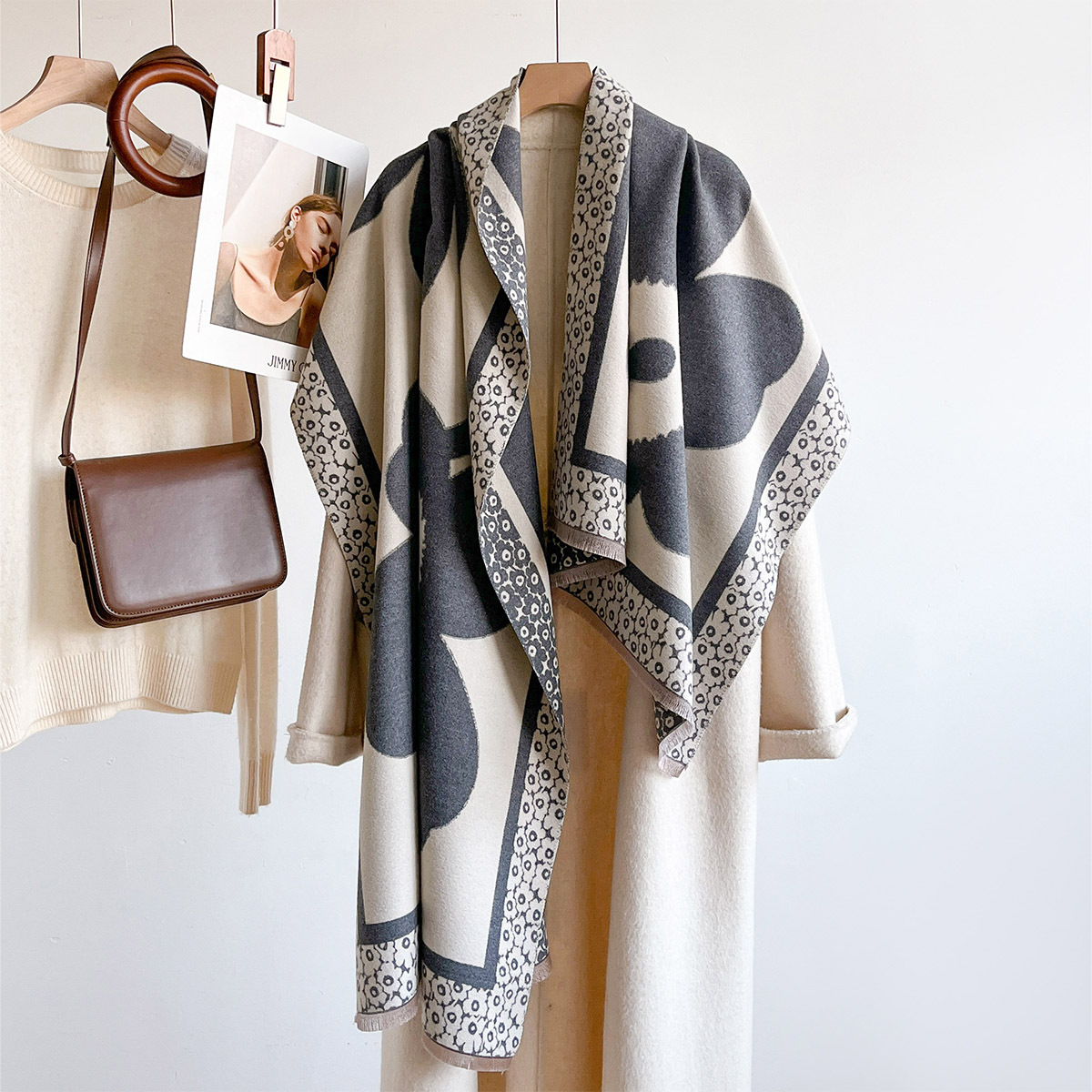女性用、大柄の花柄ジャカード織りのショール、カシミヤ風素材、 - Cashmere Scarf のレビューと価格
