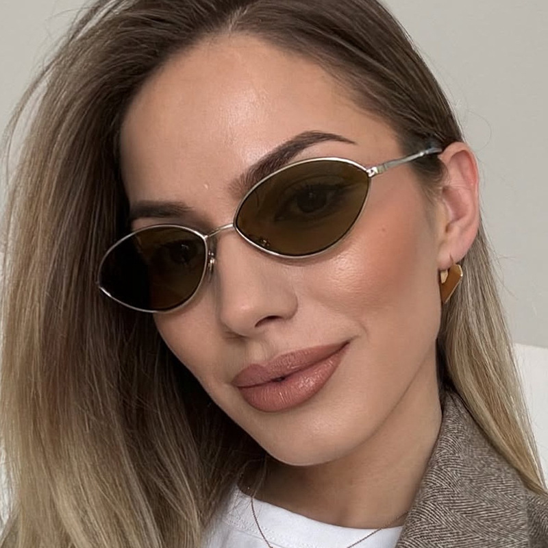 レトロなキャットアイ女性用サングラス、ブランドデザイン、オー - Designer Sunglasses のレビューと価格