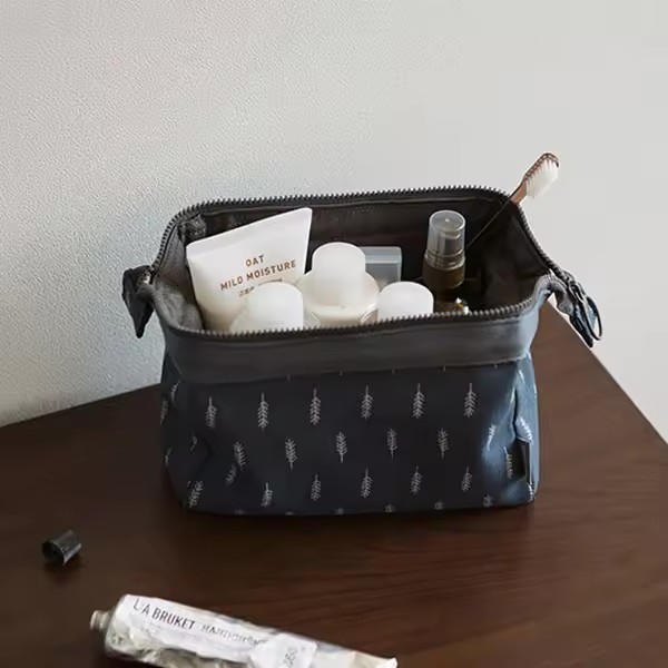 新しいファッション化粧品バッグ女性防水フラミンゴ化粧バッグト - Travel Luggage Set のレビューと価格