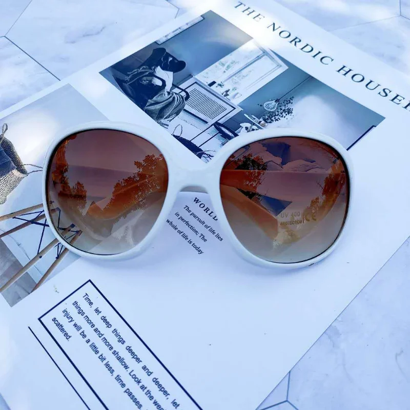 新作、大ぶりのフレームに丸いレンズを組み合わせたサングラス。 - Sunglasses Uv400 のレビューと価格