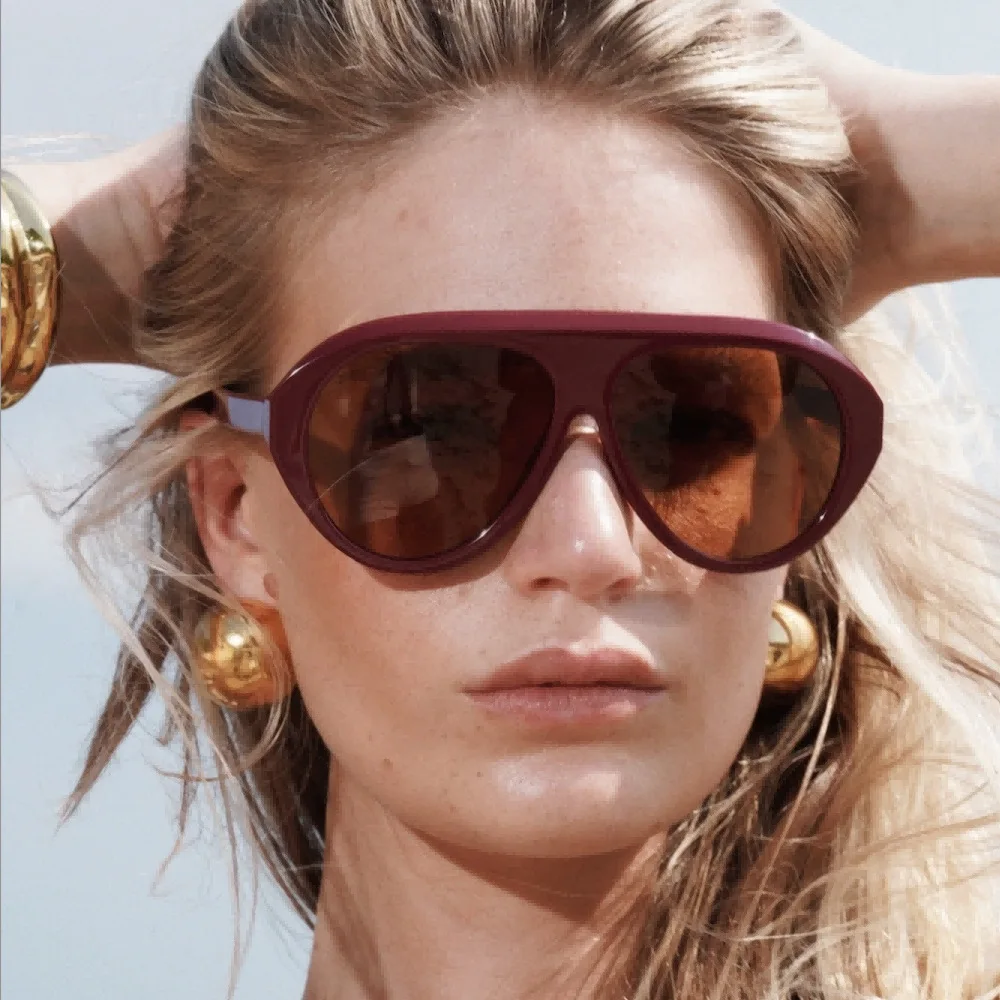 ヴィンテージ風、大きめのフレームのオーバル型サングラス。レデ - Designer Sunglasses のレビューと価格